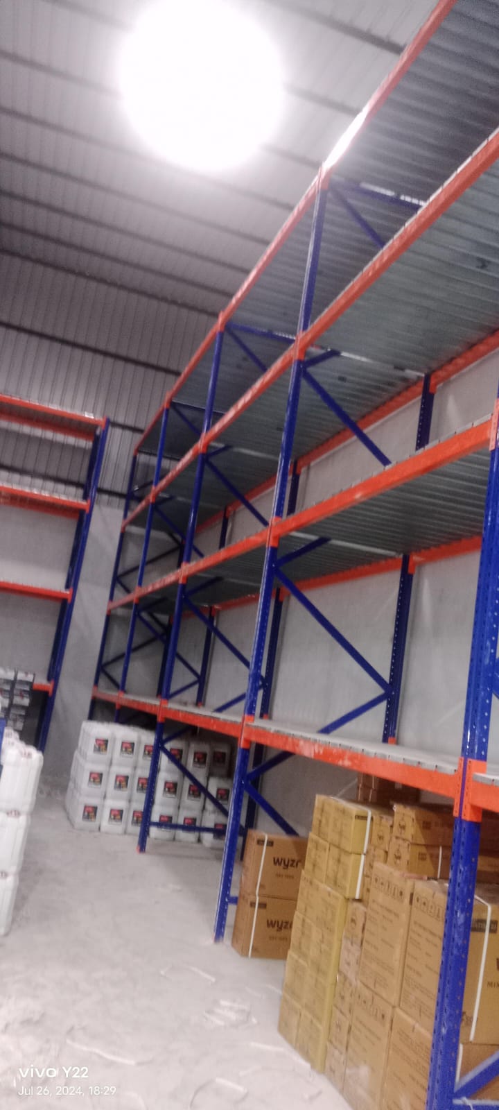 selective pallet racking background image